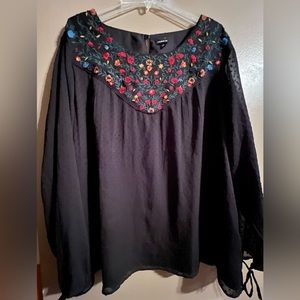 Torrid sz3 beautiful top fits like 20W